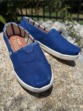 TOMS Youth Classic Blue Heritage Canvas Slip On Shoes Kids Size 12 NWT Box
